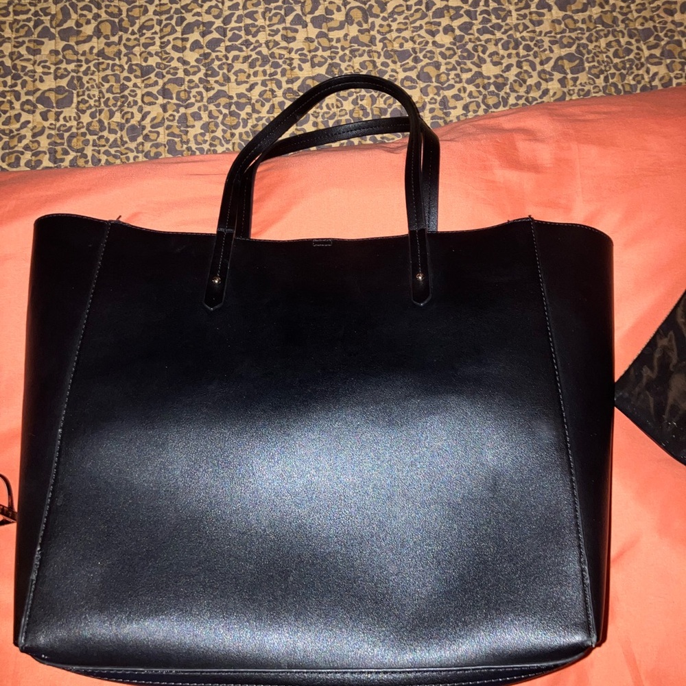GAP Classic Black Tote Bag
